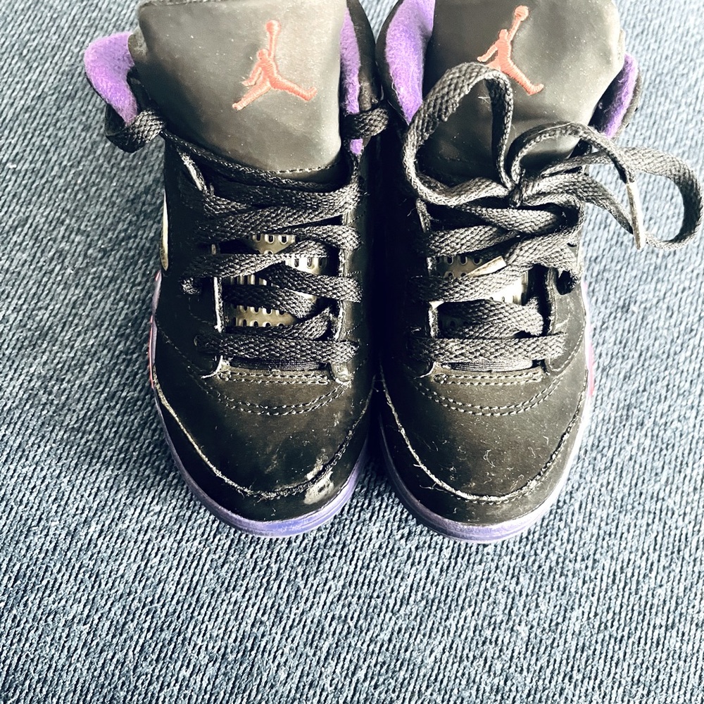 Jordan retro toddler 9c